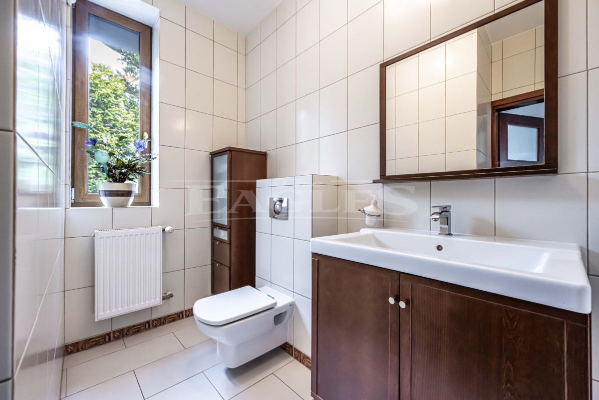 Wygodny dom – 240 m2 / 6 pokoi/ Wilanów