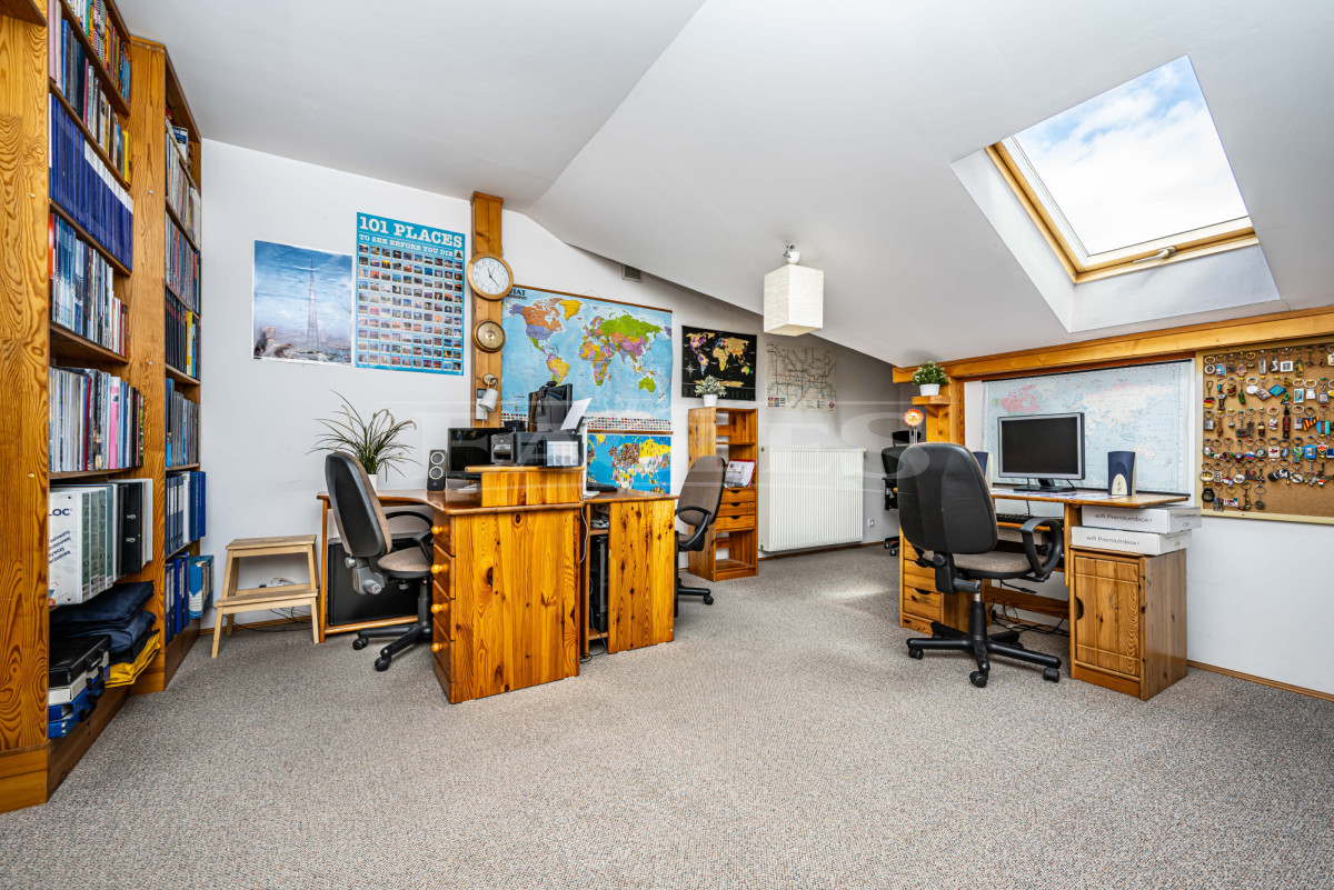 Wygodny dom – 240 m2 / 6 pokoi/ Wilanów