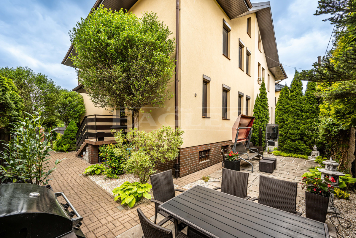 Wygodny dom – 240 m2 / 6 pokoi/ Wilanów