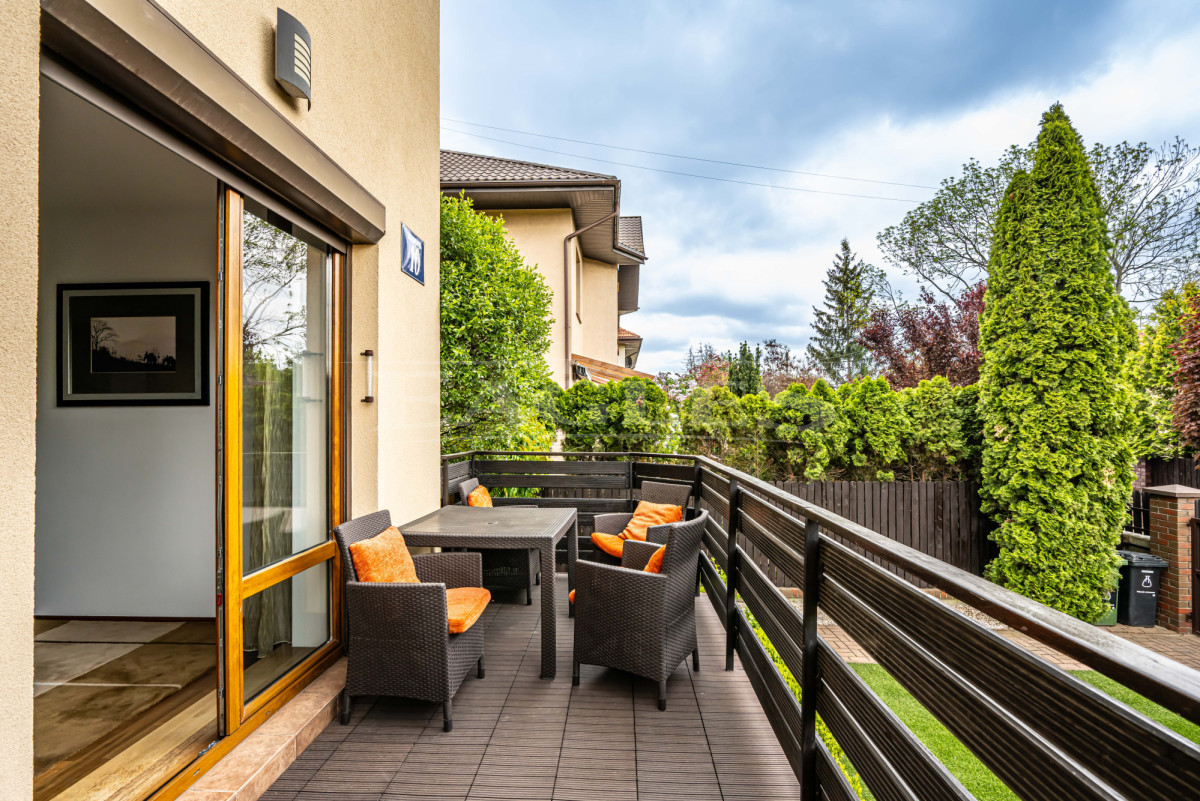 Wygodny dom – 240 m2 / 6 pokoi/ Wilanów